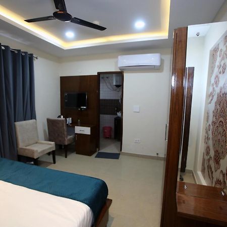 Affluence Hotel Kharar Exterior photo